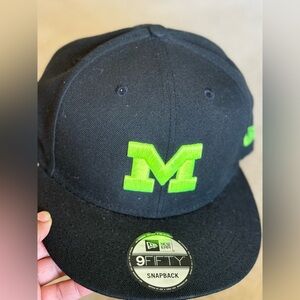 Men’s fitted hat !